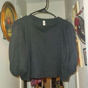 Structured sleeve crop top